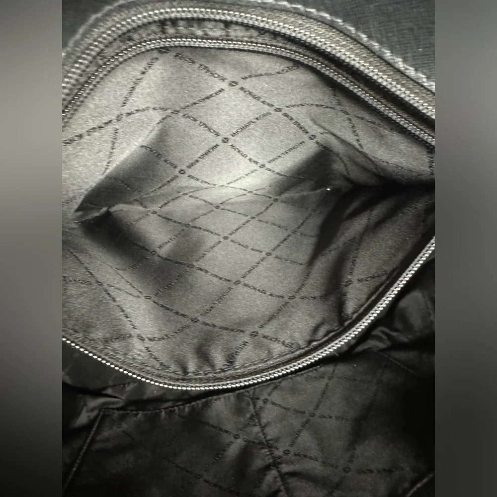 #143 Michael Kors Jet Set Travel Large Top Zip Black Leather Shoulder Tote - Picture 11 of 17